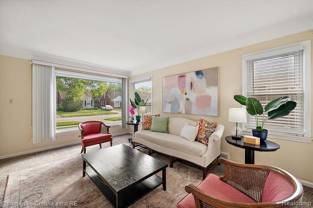 21628 Newcastle Road, Harper Woods, MI 48225 — Photo 4