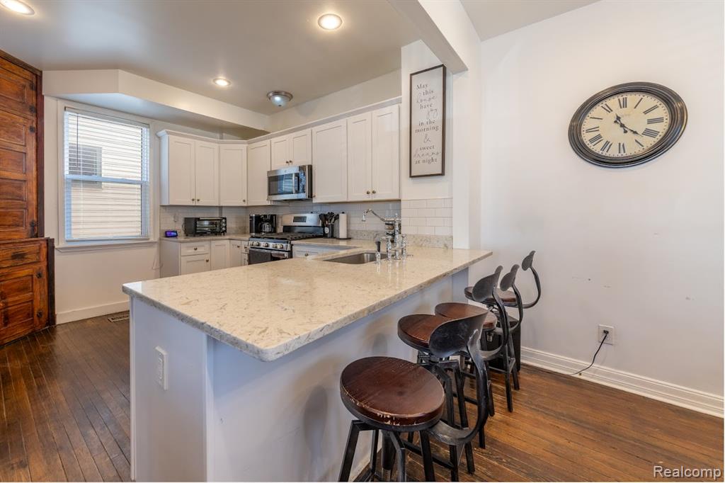 644 Melbourne Street, Detroit, MI 48202 — Photo 6
