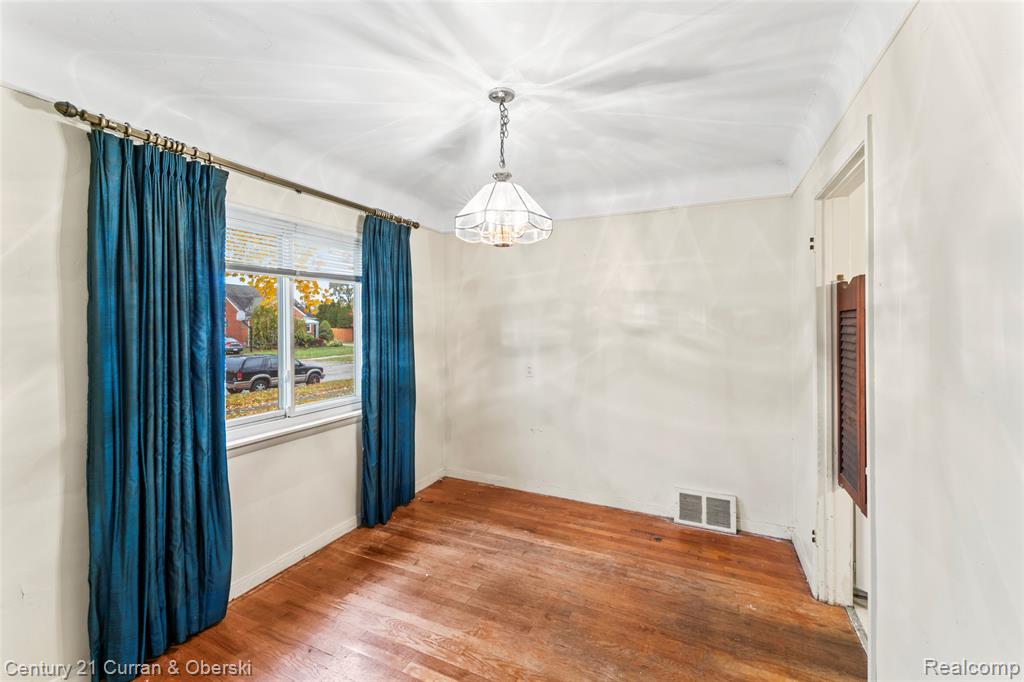 8152 Virgil Street, Dearborn Heights, MI 48127 — Photo 15