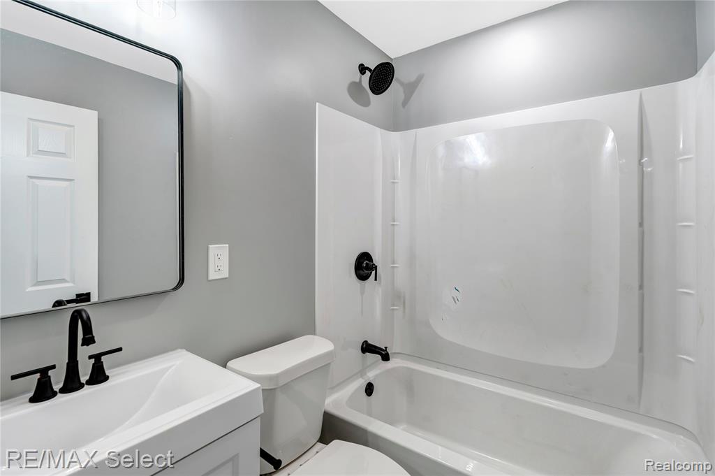 9353 Old Lee Road, Brighton, MI 48116 — Photo 10