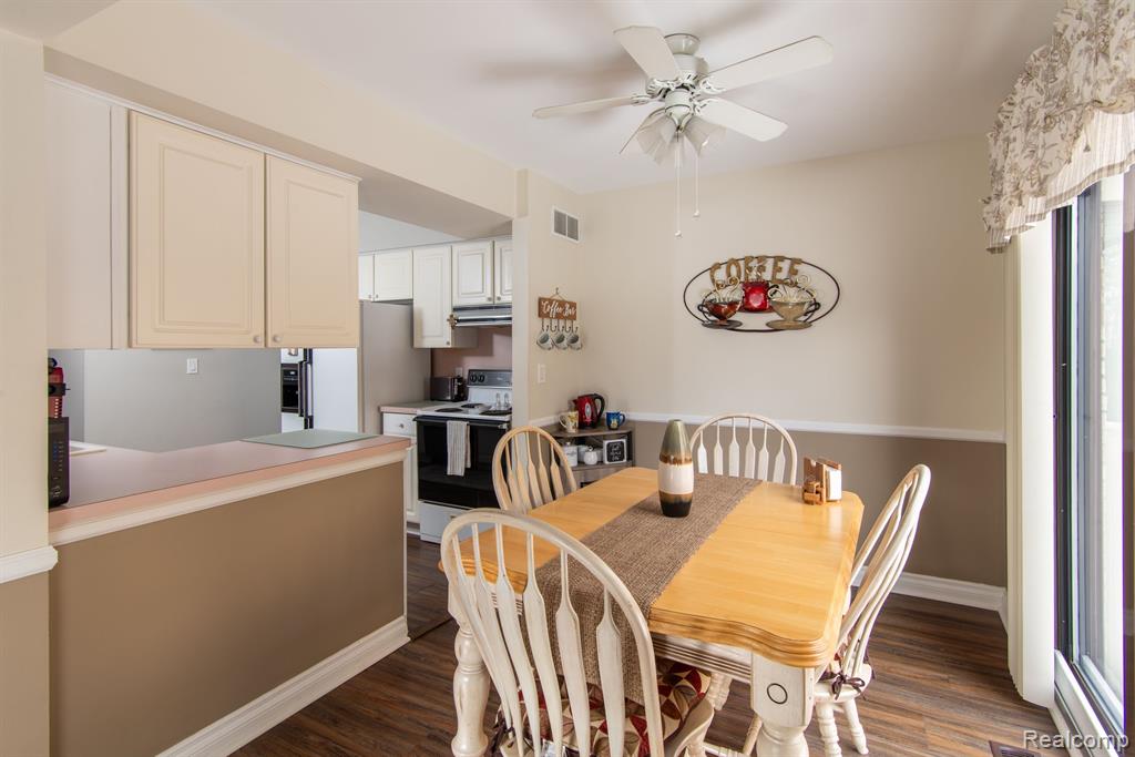 41696 BEDFORD Drive, Canton, MI 48187 — Photo 6