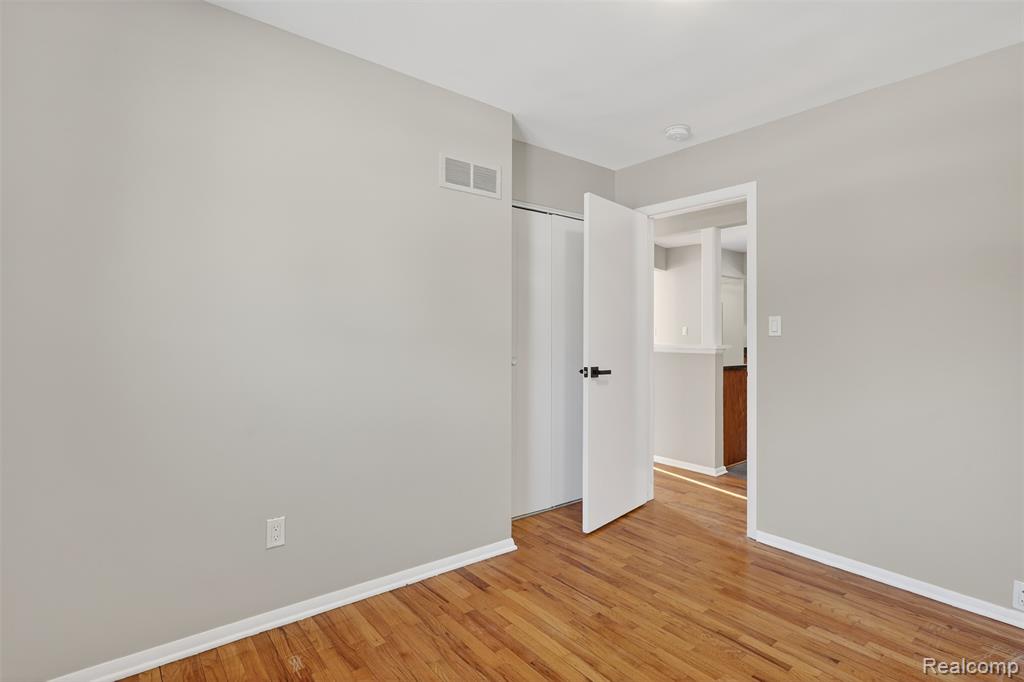 735 Elmwood Drive, Fenton, MI 48430 — Photo 19