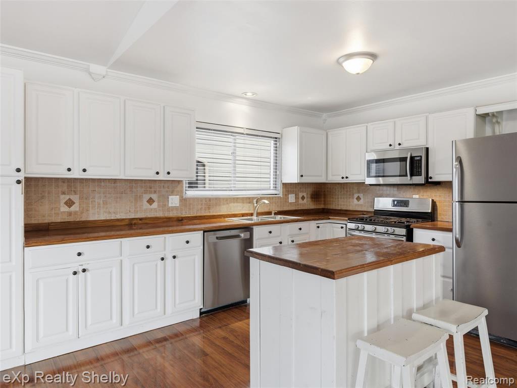 41670 Amberly Drive, Clinton Twp, MI 48038 — Photo 15