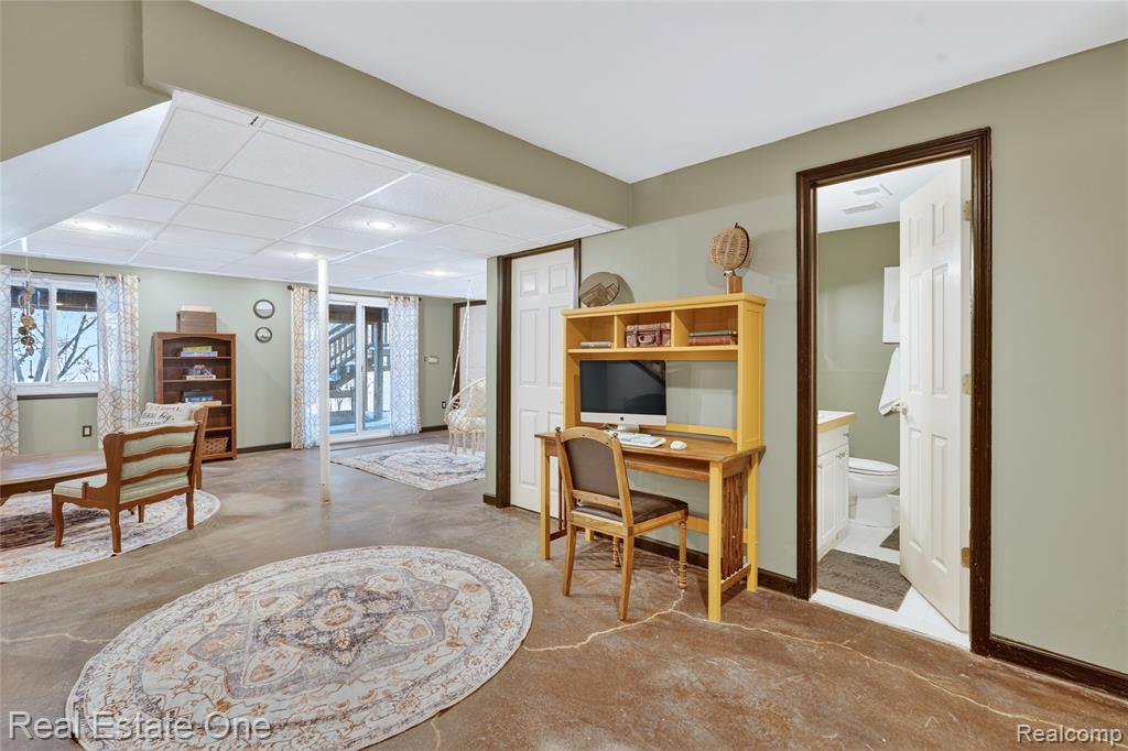 564 Dorchester Way, Milford, MI 48381 — Photo 42