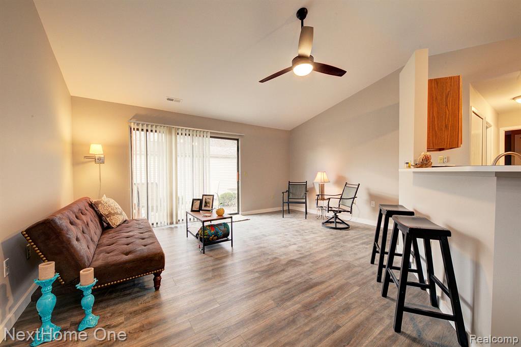 400 SPRING BROOKE Drive, Brighton, MI 48116 — Photo 4