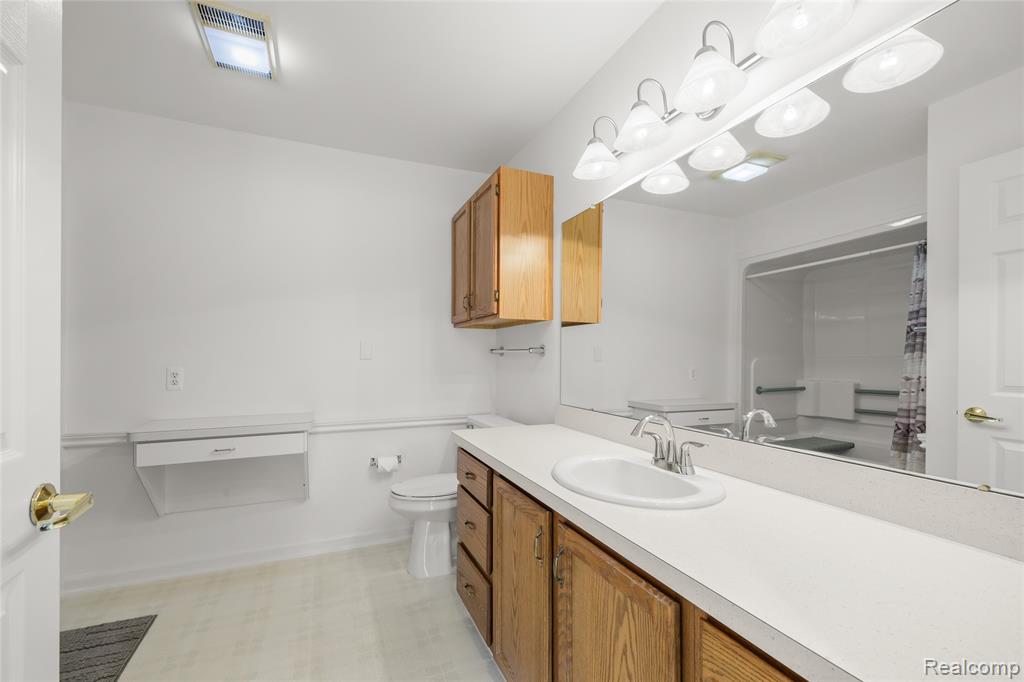 21366 Mulberry Court, Farmington Hills, MI 48336 — Photo 14