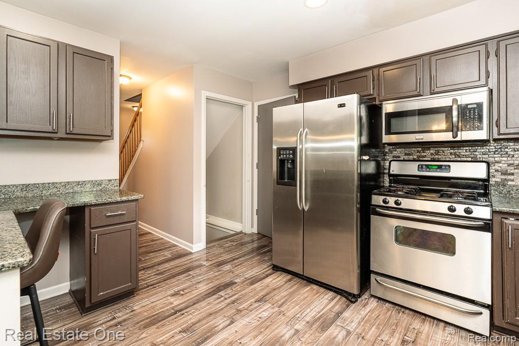 668 Sherry Drive, Lake Orion, MI 48362 — Photo 12