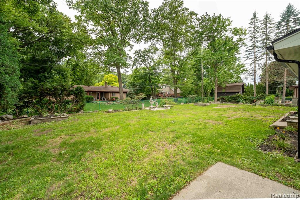 6742 Canterbury Court, Shelby Twp, MI 48316 — Photo 38