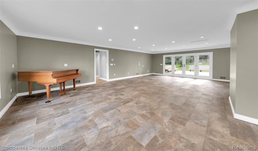6663 Bloomfield Lane, West Bloomfield, MI — Photo 17