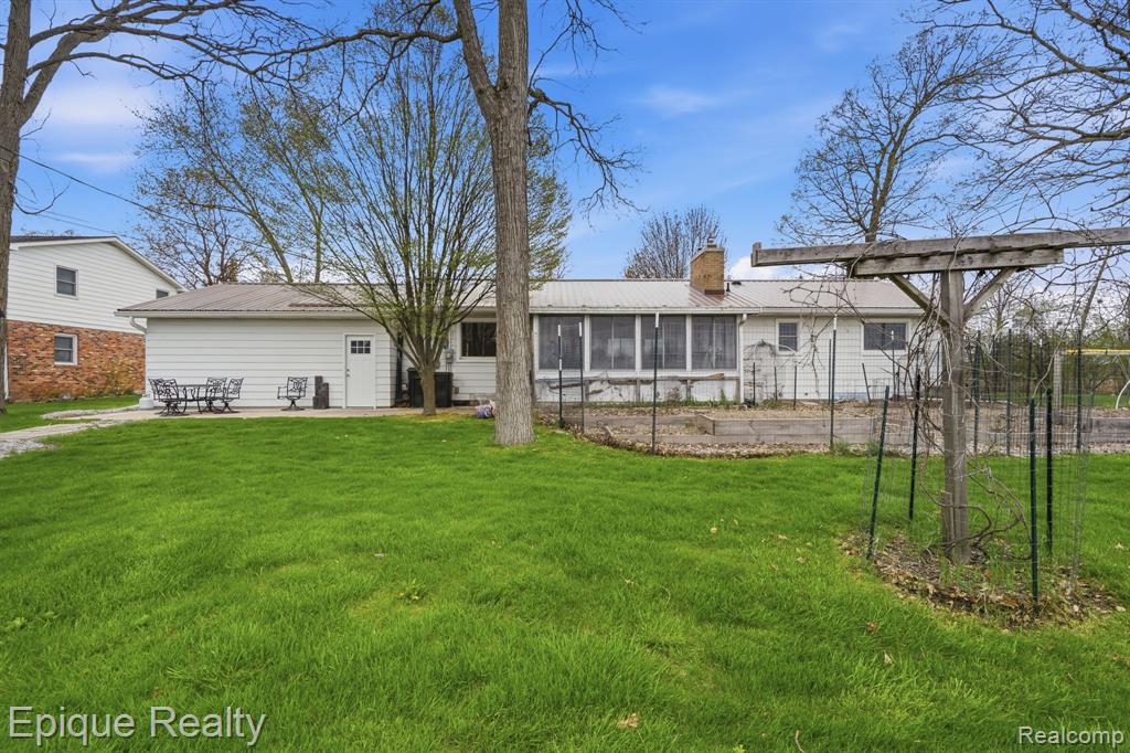 1612 Saint Marys Court, Essexville, MI 48732 — Photo 29