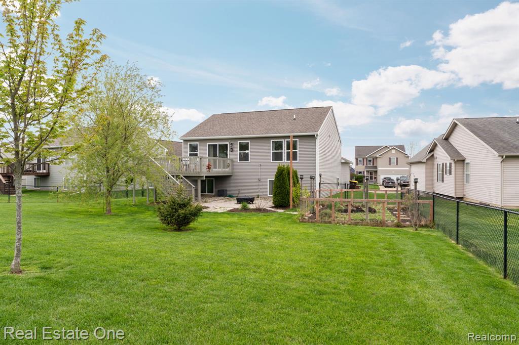 3513 Amber Oaks Drive, Howell, MI 48855 — Photo 57