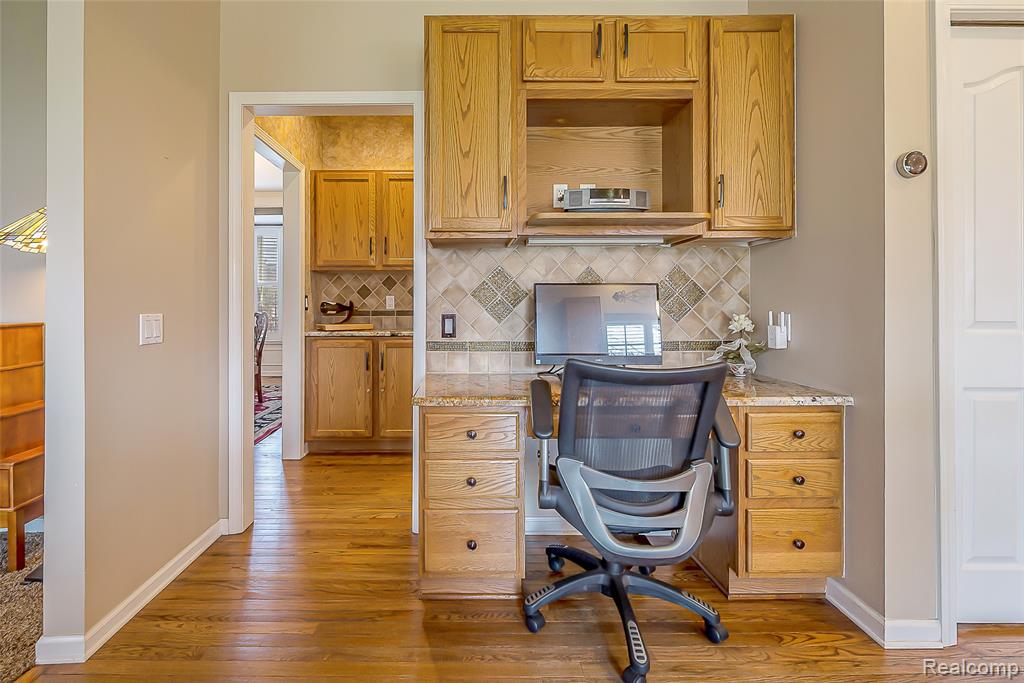 48880 Central Park Drive, Canton, MI 48188 — Photo 15