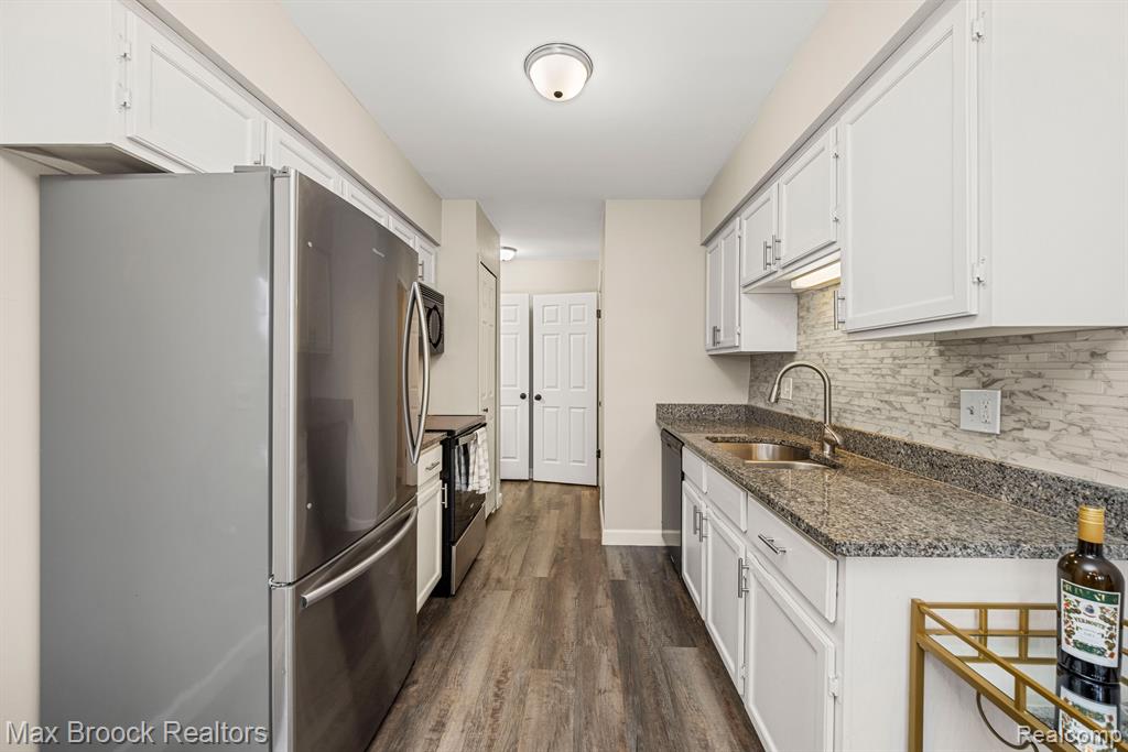 31139 COUNTRY, Farmington Hills, MI 48331 — Photo 20