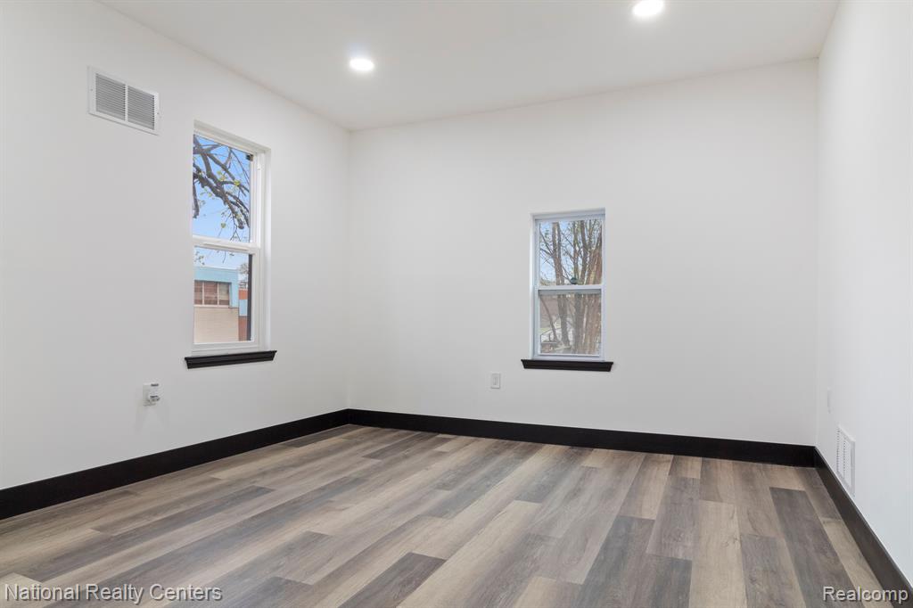 19178 SHERWOOD Street, Detroit, MI 48234 — Photo 14