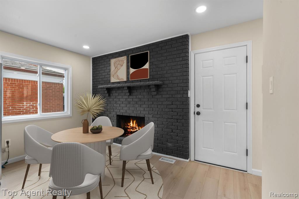 8672 HUDSON Avenue, Warren, MI 48089 — Photo 9