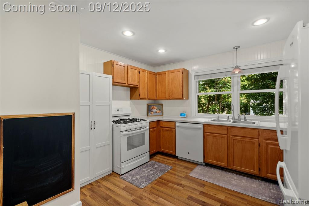577 Bagley Street, Lake Orion, MI 48362 — Photo 9