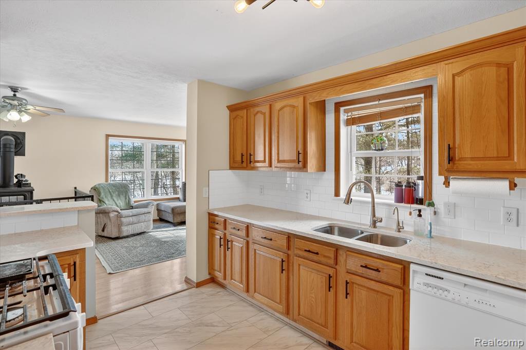 22092 Clear Lake Road, Battle Creek, MI 49014 — Photo 15