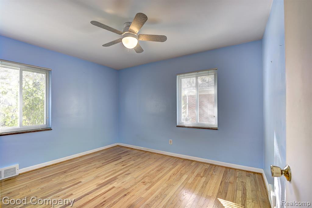 31160 E Rutland Street, Beverly Hills, MI 48025 — Photo 23