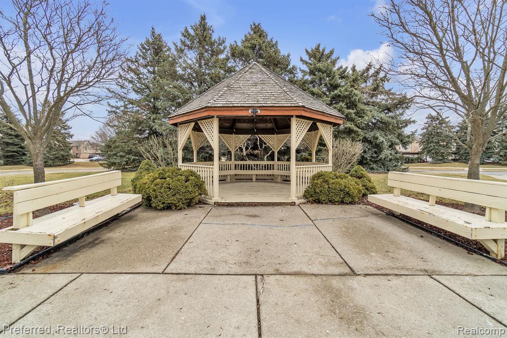 42565 LILLEY POINTE Drive, Canton, MI 48187 — Photo 5