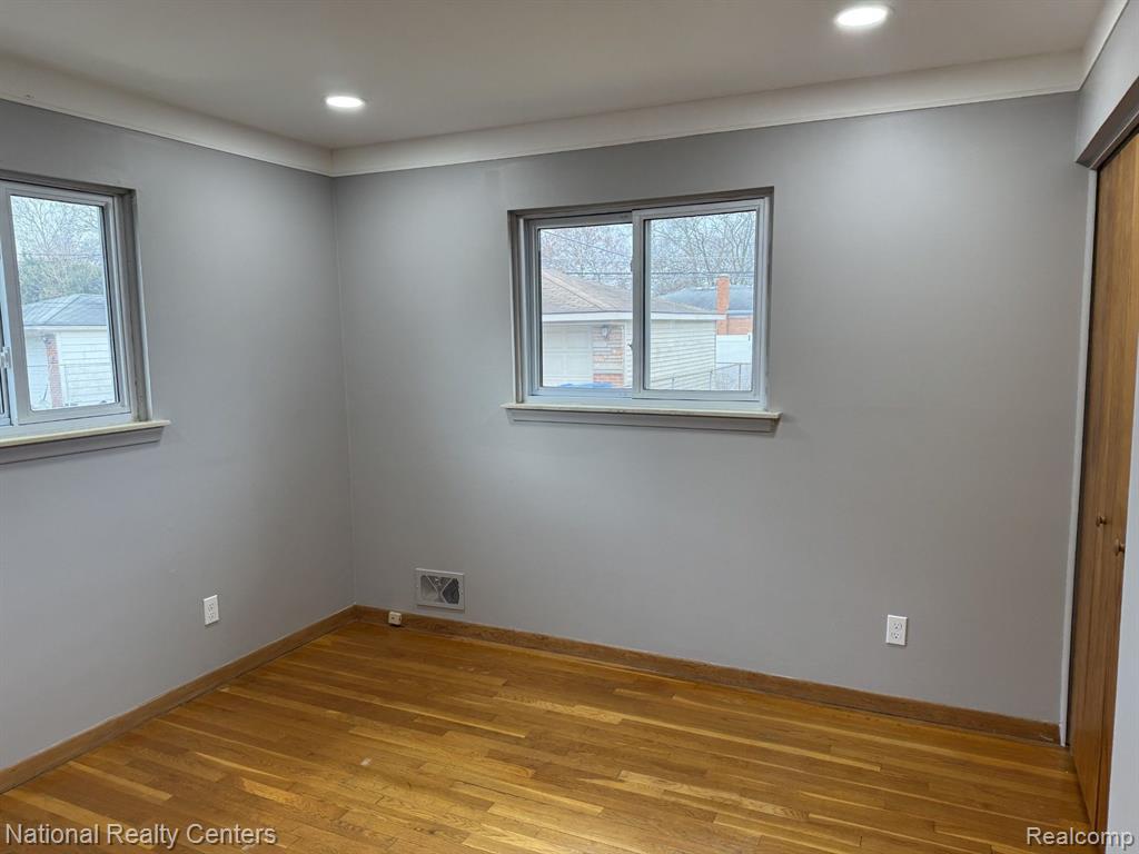 6207 BERWYN Street, Dearborn Heights, MI 48127 — Photo 10