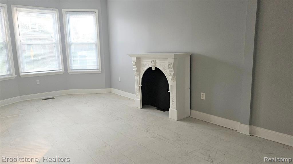 2520 Seyburn Street, Detroit, MI 48214 — Photo 6