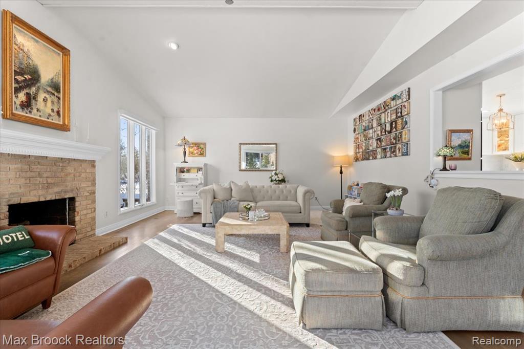 412 Shellbourne Drive, Rochester Hills, MI 48309 — Photo 14