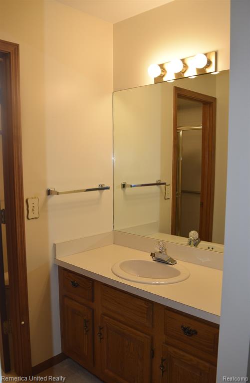 37786 Siena Drive, Farmington Hills, MI 48331 — Photo 16