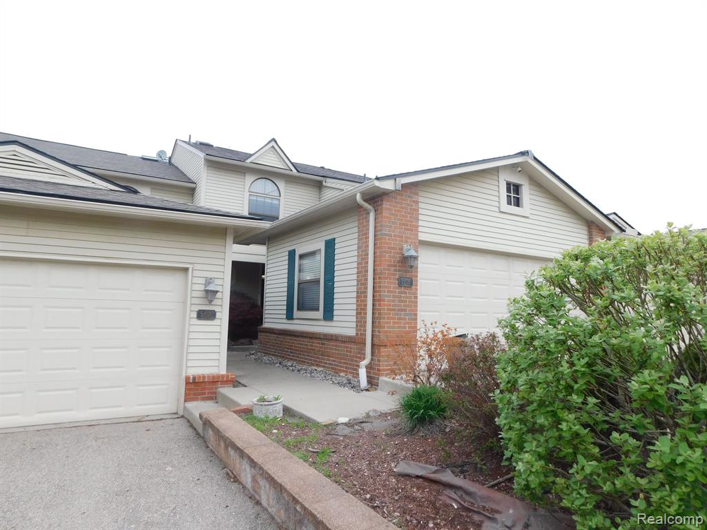 5606 DRAKE HOLLOW Drive W, West Bloomfield, MI — Photo 2