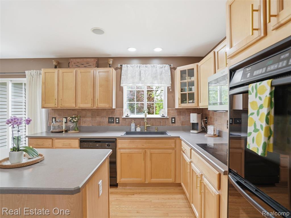 1786 Four Seasons Drive, Howell, MI 48843 — Photo 15