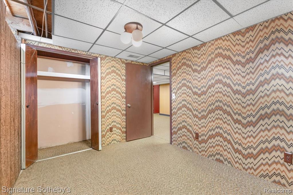 26122 Summerdale Drive, Southfield, MI 48033 — Photo 22