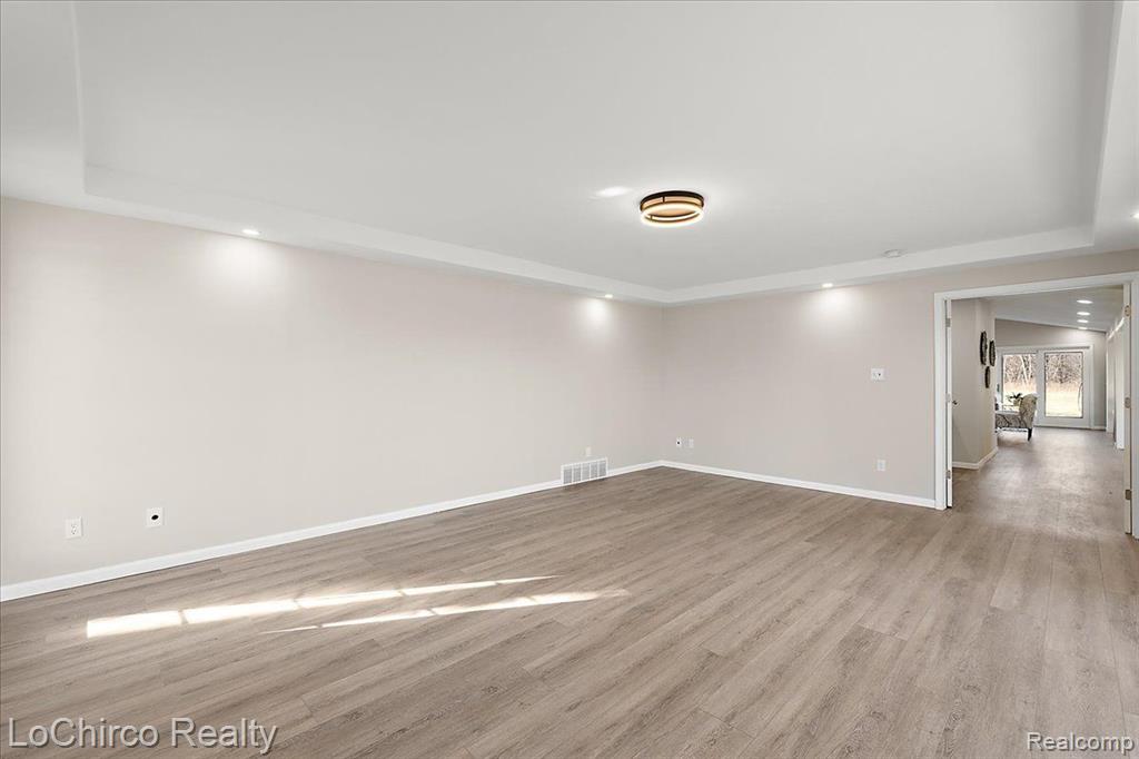8603 N OWOSSO Road, Fowlerville, MI 48836 — Photo 20