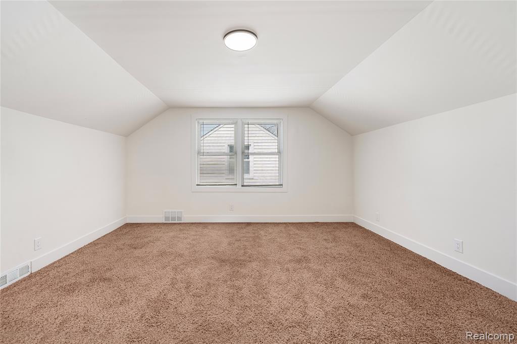 24220 Cloverlawn Street, Oak Park, MI 48237 — Photo 26