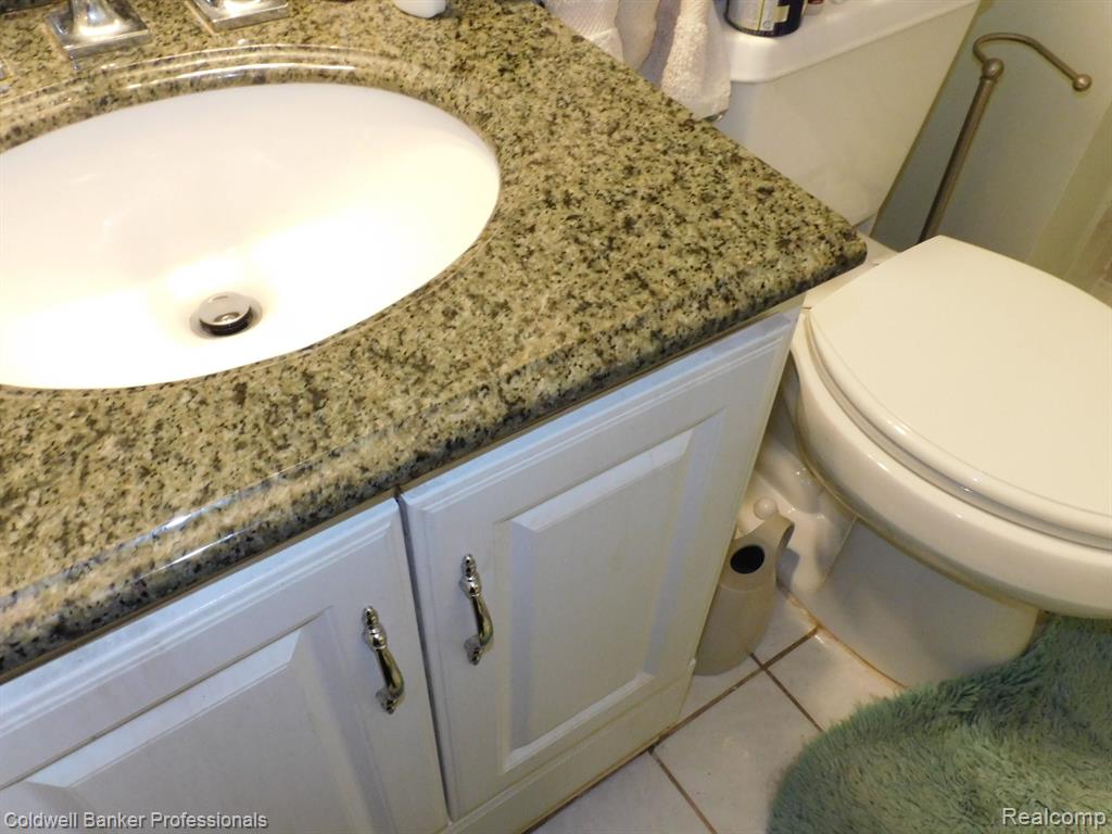 5244 Folkstone Drive, Troy, MI 48085 — Photo 23
