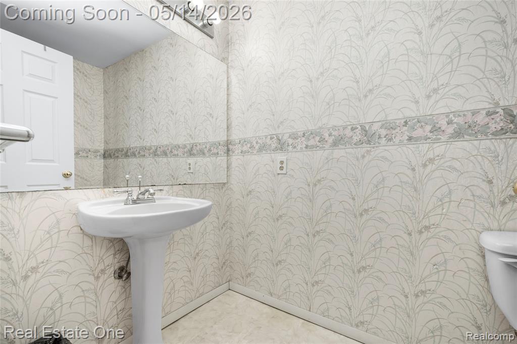 865 Drakeshire Drive, Commerce Twp, MI 48390 — Photo 60