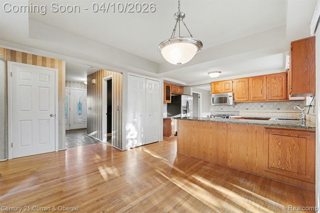 3836 Meadowbrook Drive, Troy, MI 48084 — Photo 12