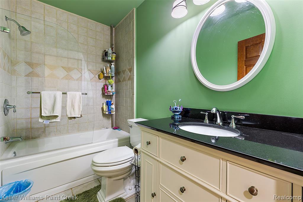 328 S Broadway Street, Lake Orion, MI 48362 — Photo 67