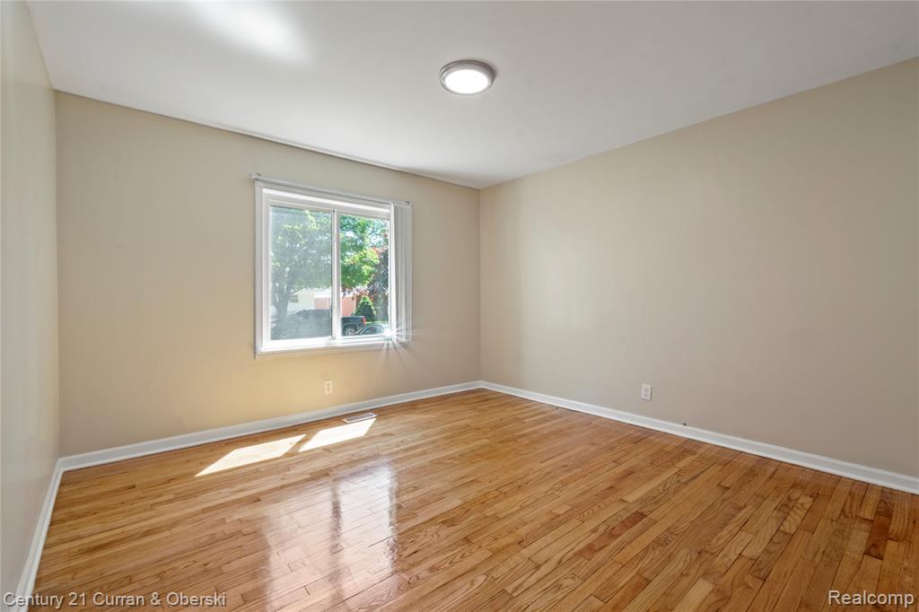 5378 Weddell Street, Dearborn Heights, MI 48125 — Photo 10