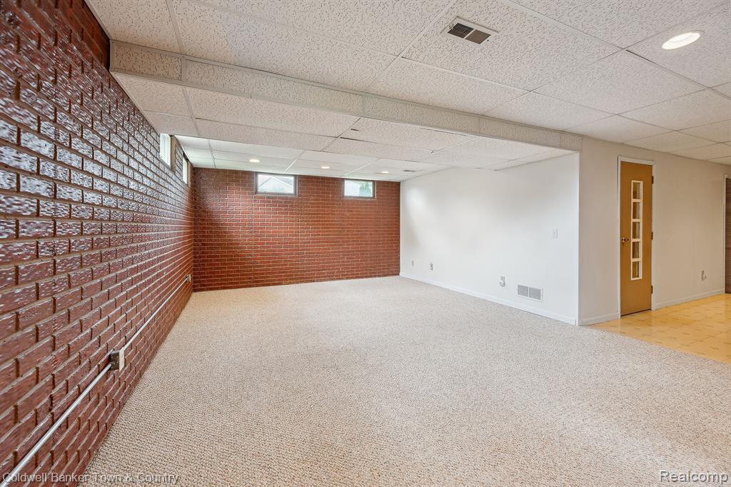 9361 SUMMERLAND Drive, Whitmore Lake, MI 48189 — Photo 24