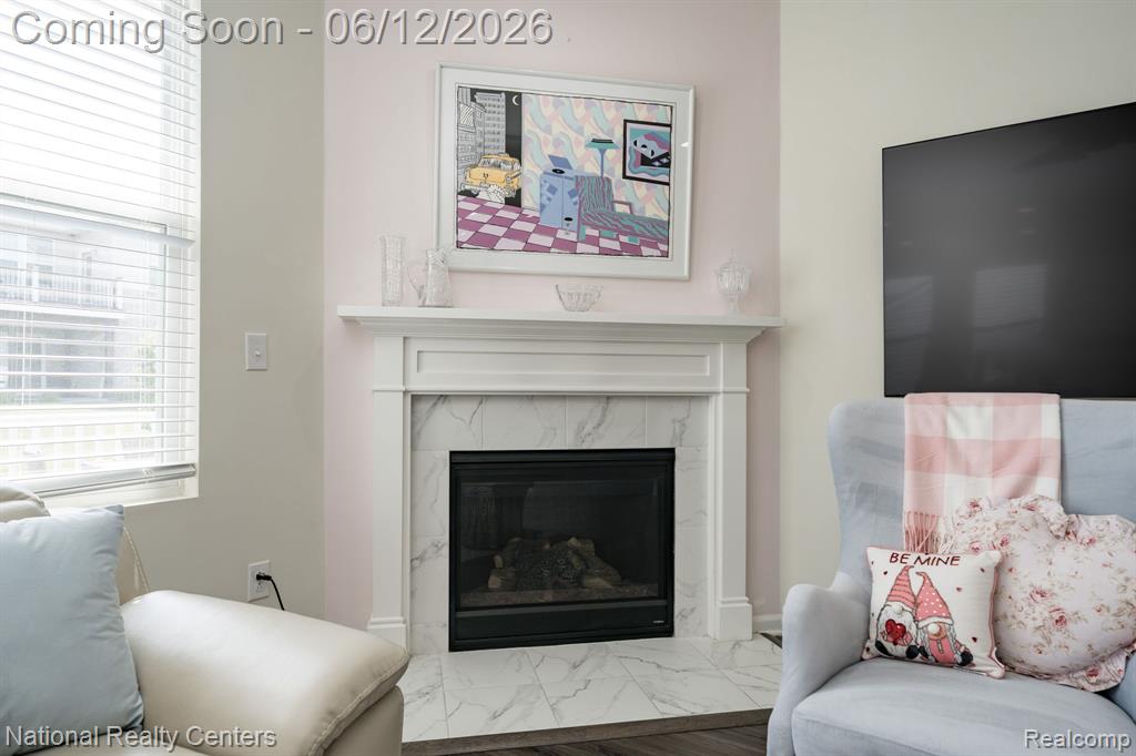 1233 Lark St, Lake Orion, MI — Photo 4