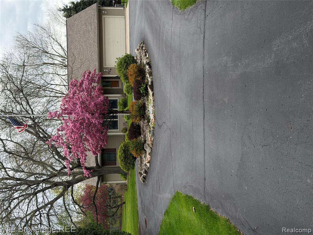 629 N Lapeer Street N, Davison, MI 48423 — front exterior