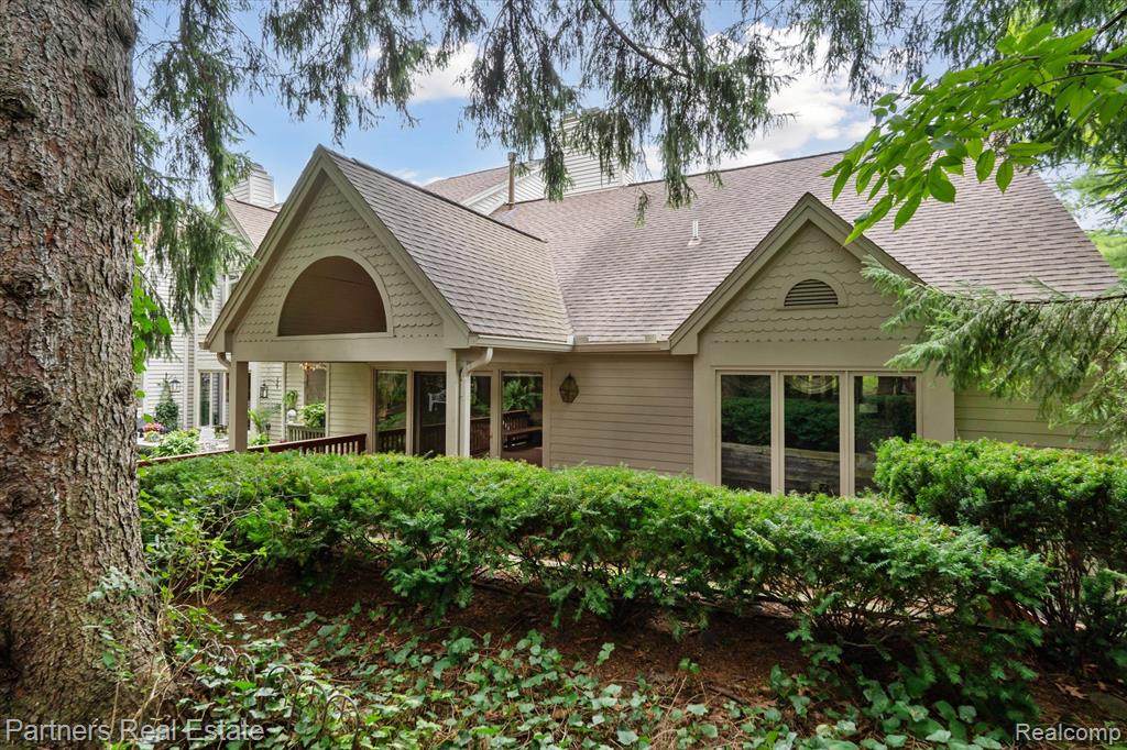 4445 Golf View Drive, Brighton, MI 48116 — Photo 49