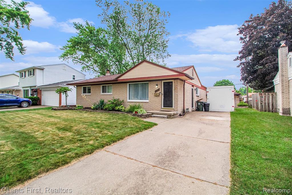 8341 FORREST Drive, Canton, MI 48187 — Photo 2