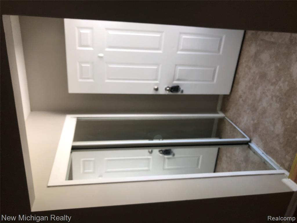 8755 GEORGE F BUNKER, Sterling Heights, MI 48313 — Photo 3