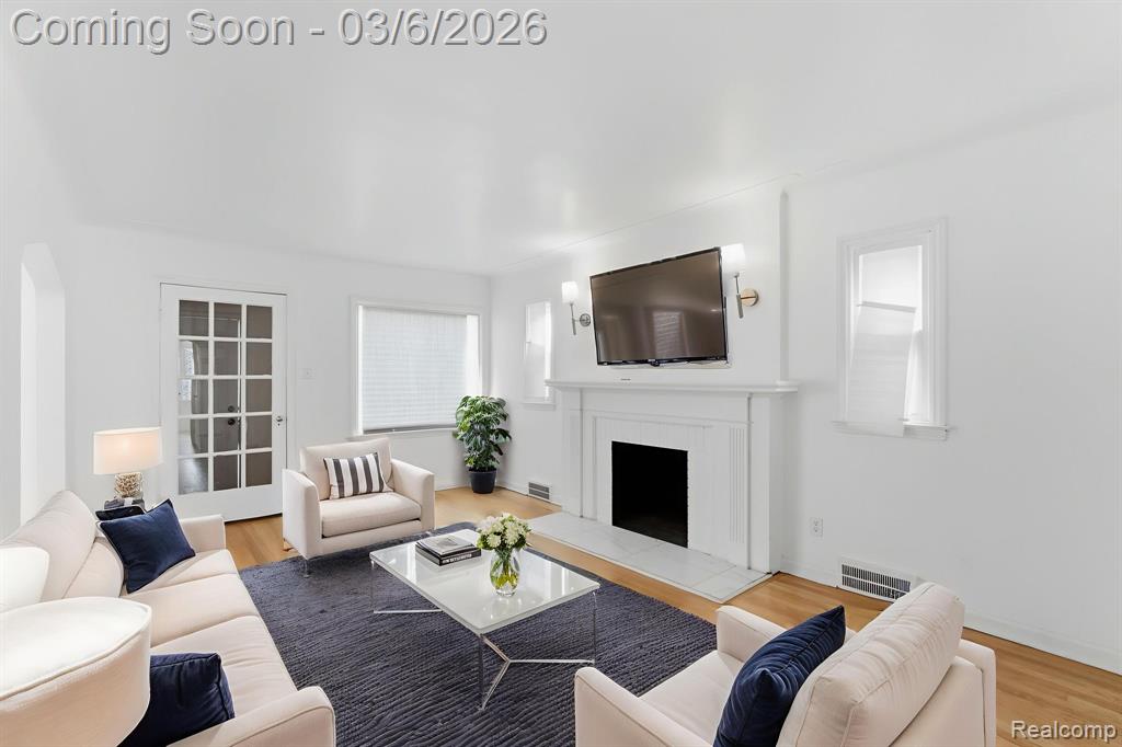 10947 Roxbury Street, Detroit, MI 48224 — Photo 5