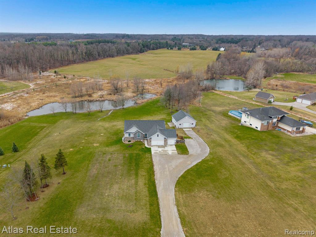 5053 HIDDEN RIDGE Drive, Metamora, MI 48455 — Photo 2