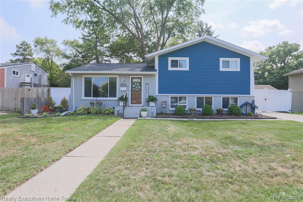35924 Vaughn Street, Clinton Twp, MI 48035