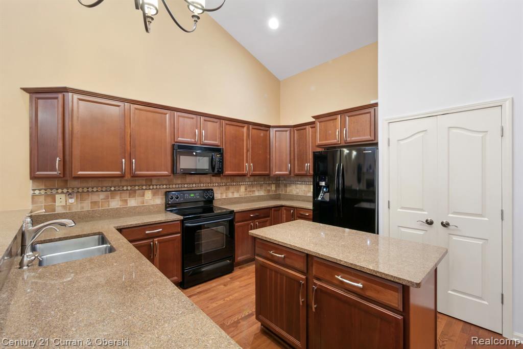 609 Telya Ridge, Milford, MI 48381 — Photo 13