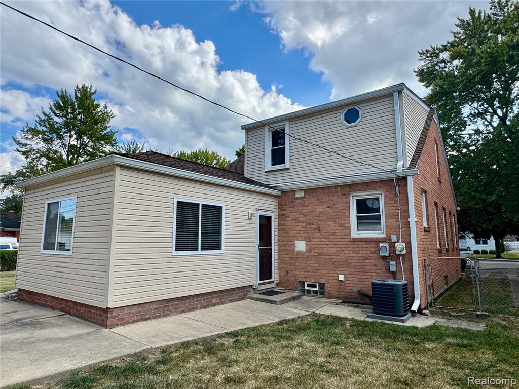 762 Emmons Boulevard, Lincoln Park, MI 48146 — Photo 6