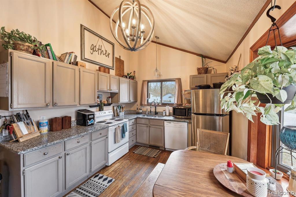 6491 WOODLAND Road, Whitmore Lake, MI 48189 — Photo 12