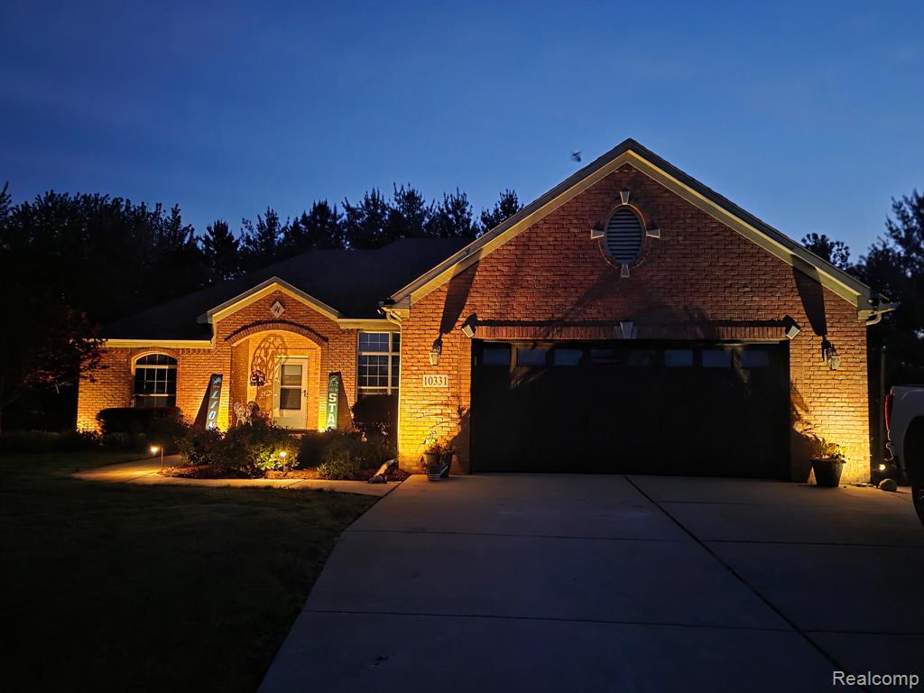 10331 Pine Valley Drive, Grand Blanc, MI 48439 — Photo 4